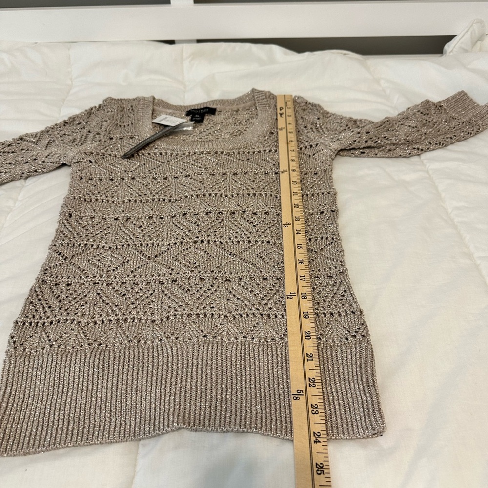 White House Black Market Open Knit Crochet Sweater Top XS Metallic Pearl Taupe - Picture 7 of 10